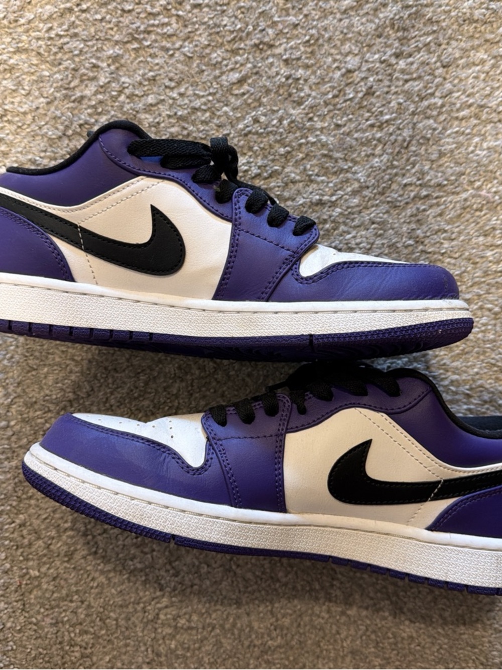 Nike Low Top Sneakers in Purple, White & Black
